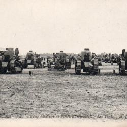 Carte postale ancienne - Camp militaire de Souge, Gironde, chars d'assaut - N&deg;8859