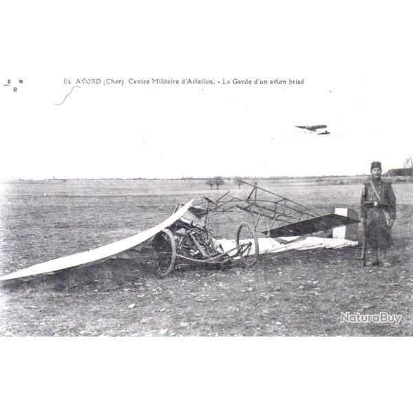 Carte postale ancienne Avord Centre Militaire d'Aviation - N�8870