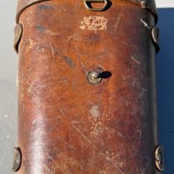 Etui cuir pour lunette APX, il manque les attaches, devant et sangle