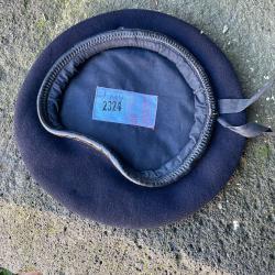 Un b&eacute;ret militaire