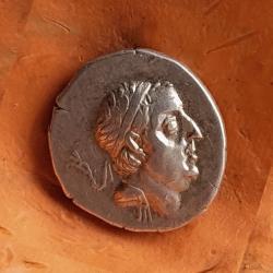 Rare Monnaie Gr&egrave;cque argent Royaume de Cappadoce - Ariobarzanes Ier Philoromaios - Drachme TTB+   R1