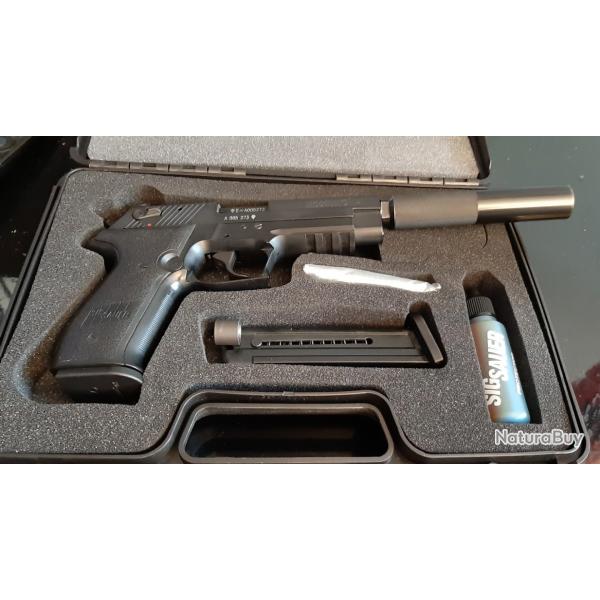 Sig sauer mosquito 22Lr avec mod�rateur de son et 2 chargeurs.