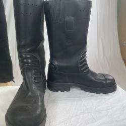 Bottes pompier allemandes  cuir neuves avec embout coqu&eacute;