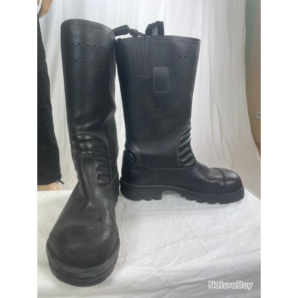 Bottes pompier allemandes  cuir neuves avec embout coqu�