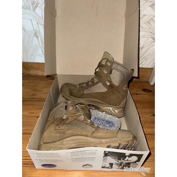 Chaussures randonn�e 43