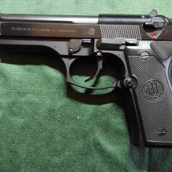 pistolet beretta 92 FS avec chargeur, mallette et holster