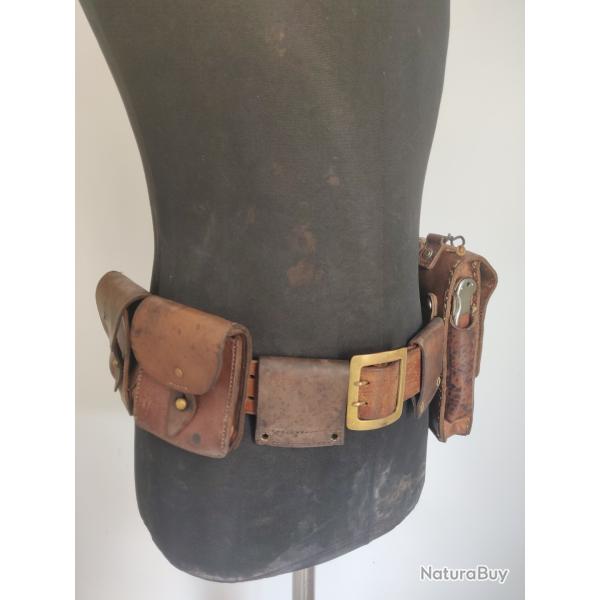 Ceinture en cuir, poches et accessoires