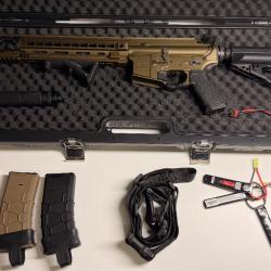 VFC Avalon M4 AEG Full M&eacute;tal - Gold - Pack complet + batteries + mallette