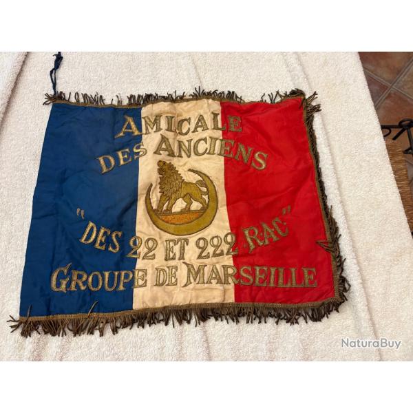 Drapeau des anciens des 22 et 222 R.A.C. groupe de Marseille