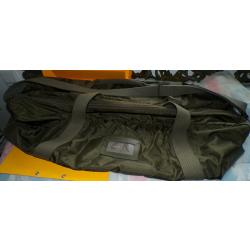 SAC A PARACHUTE DE L'ARMEE FRANCAISE  , FABRICATION FRANCAISE EN NYLON ,  POUR LE PORT DEUX POIGNEES
