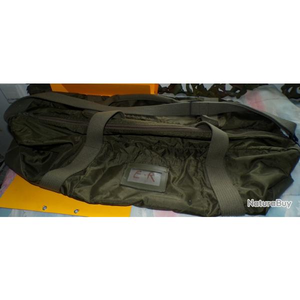 SAC A PARACHUTE DE L'ARMEE FRANCAISE  , FABRICATION FRANCAISE EN NYLON ,  POUR LE PORT DEUX POIGNEES