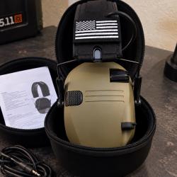 casque &eacute;lectronique green avec housse rigide