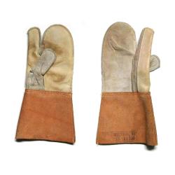 Gants barbel&eacute;s