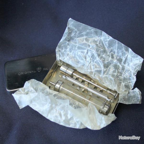 Seringue en verre arm�e Tch�que