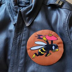 INSIGNE EN TISSU DE GRANDE DIMENSION DU 21 TH BOMBER SQUADRON POUR VESTE  EN CUIR .