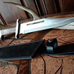 Couteau poignard chasse survie rambo