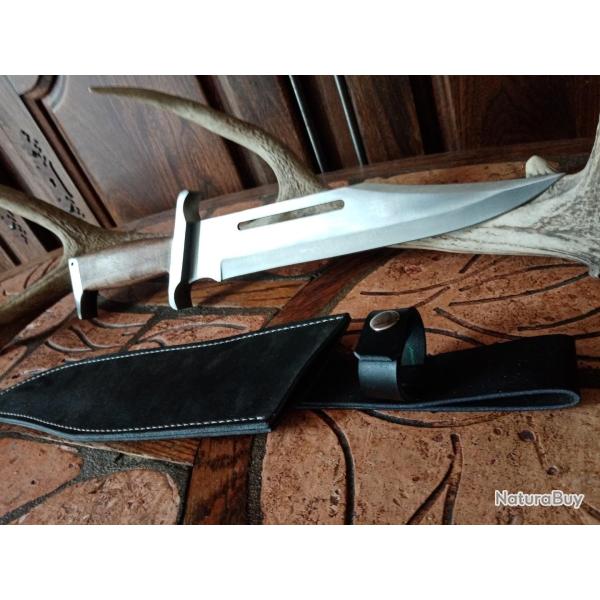 Couteau poignard chasse survie rambo