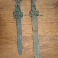 Lot deux &eacute;p&eacute;es en bronze celtiques gauloises anciennes