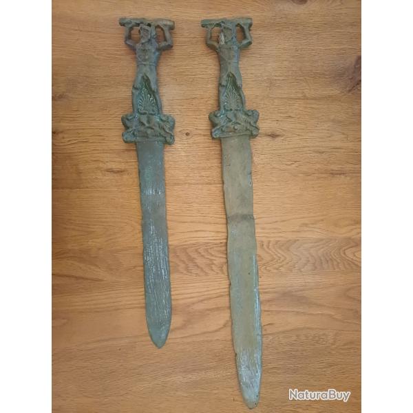 Lot deux �p�es en bronze celtiques gauloises anciennes