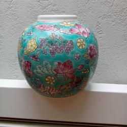 vase boule en porcelaine de chine XIX&egrave;me &eacute;maill&eacute; diam&egrave;tre 13 cm hauteur 13 cm