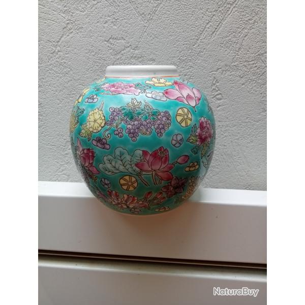vase boule en porcelaine de chine XIX�me �maill� diam�tre 13 cm hauteur 13 cm