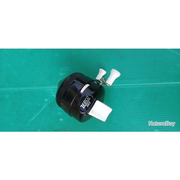 MOULINET  CAPOTE  : "  ZEBCO  202  MADE IN U.S.A  . "   PARFAIT  FONCTIONNEMENT  .