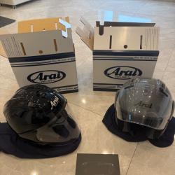 2 Casque Ara&iuml; Helmet et intercom Sena