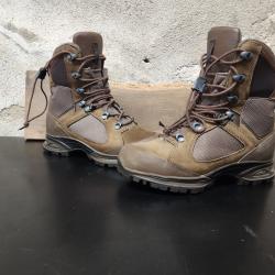 Chaussures tactiques Gore-tex HAIX taille 40