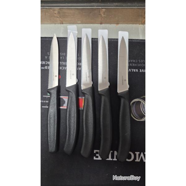 ENSEMBLE 5 COUTEAUX VICTORINOX CRANT�E