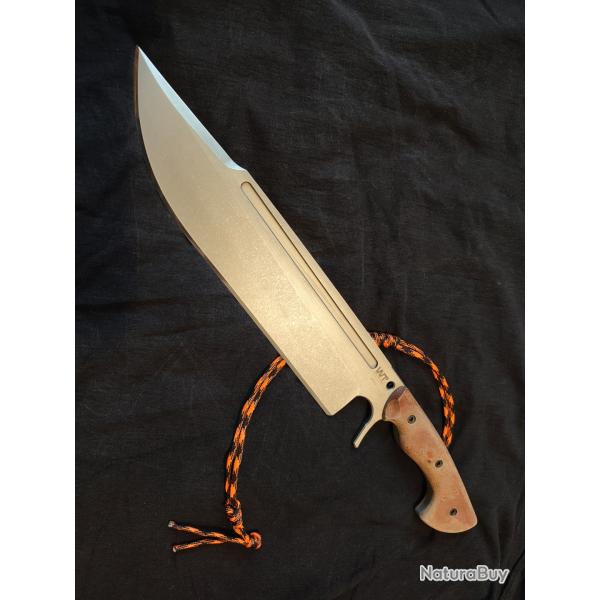 Couteau predator imposant et RARE  wtg , en �tat neuf