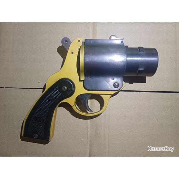 Pistolet lance fus�es M.A.B 62A LXT 40 mm