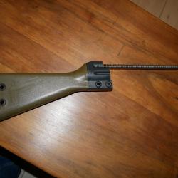 Crosse de H&K G3 en plastique vert avec son ressort r&eacute;cup&eacute;rateur