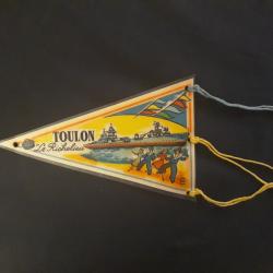 rare fanion touristique vintage toulon avec le Richelieu flotte francaise cuirass&egrave;e marine
