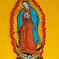 TISSU PATCH : VIERGE MARIE EN COULEURS , HAUTEUR 12 CM , BON ETAT VOIR PHOTOS . POUR TOUT RENSEIGNEM