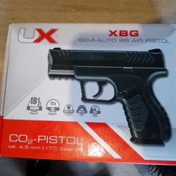 Pistolet semi automatique &agrave; plombs