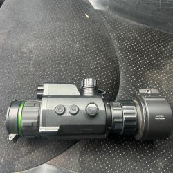 HIKMICRO Cheetah + bague ext&eacute;rieur lunette 56 mm + 2 piles