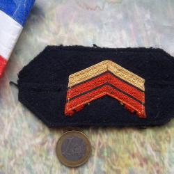 patte de grade boutonni&eacute;re caporal chef insigne militaire collection