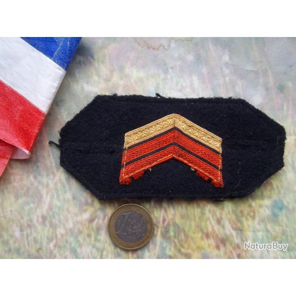 patte de grade boutonni�re caporal chef insigne militaire collection