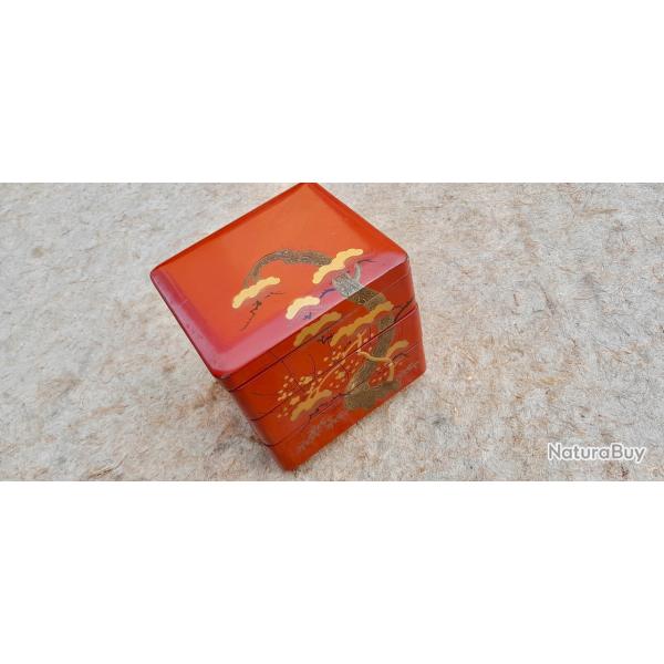 J?BAKO (BO�TE � �TAGES) � TROIS NIVEAUX LAQU� JAPONAIS VINTAGE