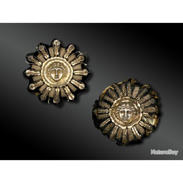 Paire d'ORNEMENTS de RETROUSSIS pour uniforme des GARDES du CORPS du ROI - France - Restauration