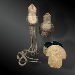 PAIRE d'&Eacute;PAULETTES et AIGUILLETTES de BRIGADIER des GARDES du CORPS, de la MAISON MILITAIRE du ROI