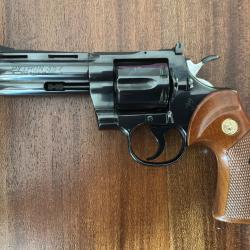Colt PHYTON, 4 pouces, 357 Mg - 38 Sp en parfait &eacute;tat