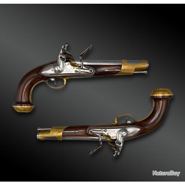 PAIRE de PISTOLETS � SILEX de GARDE du CORPS du ROI  Second mod�le, 1816 - France