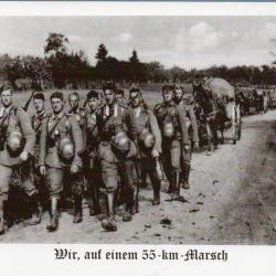 Carte postale historique Unser Heer Wir auf einem 55-km-Marsch -N&deg;8895