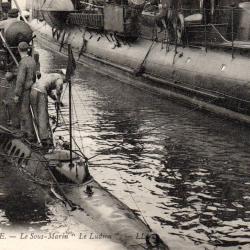Carte postale ancienne - Sous-marin Le Ludion &agrave; Dunkerque -N&deg;8899