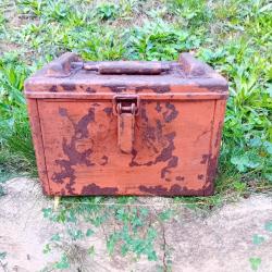 ALLEMAGNE WWII Caisse Munition fran&ccedil;aise camoufl&eacute;e artillerie c&ocirc;ti&egrave;re KM
