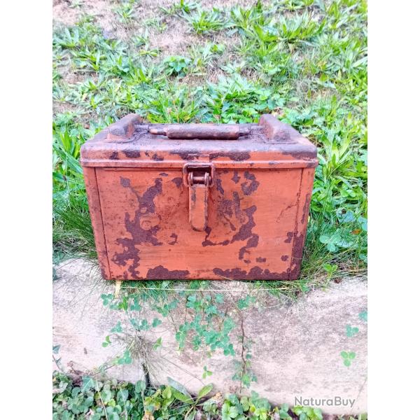 ALLEMAGNE WWII Caisse Munition fran�aise camoufl�e artillerie c�ti�re KM