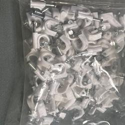 100 passe cable clip