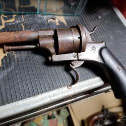 Revolver a broche