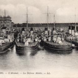 Carte postale ancienne Cherbourg L'Arsenal La D&eacute;fense Mobile -N&deg;8913